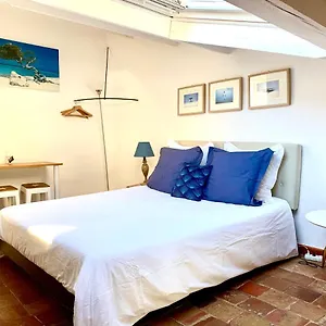 le-1835-studio-bleu-coton.fr-provencehotel.com/